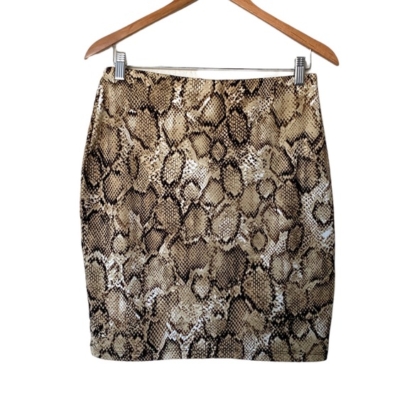 Wild Love Snakeskin Print Mini Skirt Size Large Pencil Skirt Knit Skirt - Picture 2 of 3